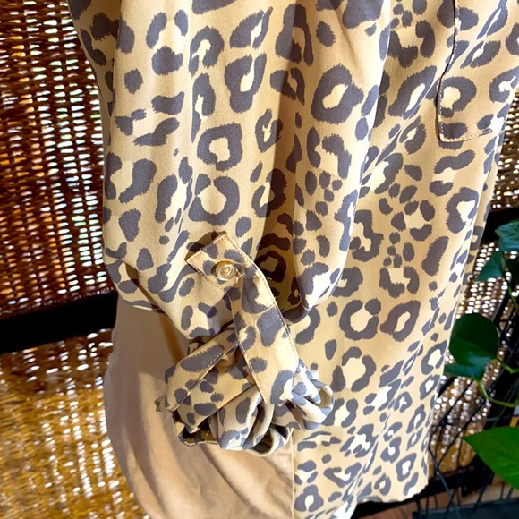 A New Day cheetah medium blouse - Picture 4 of 7